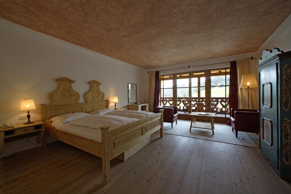 Romantik Hotel Turm Fiè Eksteriør billede